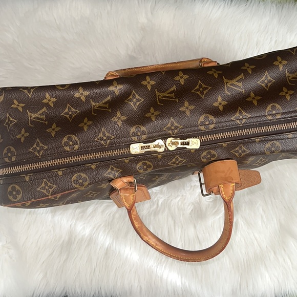 Louis Vuitton Sirius travel includes dust bag + 2 more accessories - tag name. - Picture 3 of 15